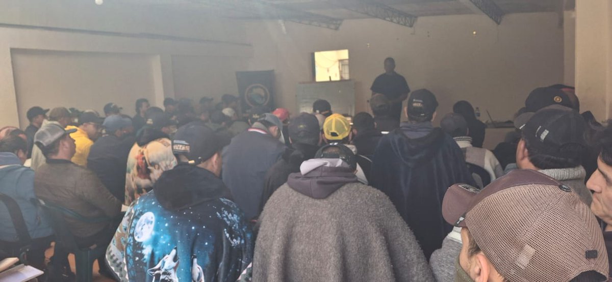 asomineros's tweet photo. #Ayer La Escuela de Ingenieros Militares de Bogotá, capacitó a los trabajadores de nuestras empresas asociadas  dandoles el certificado de Idoneidad como Operador de Explosivos! Siempre Trabajamos de la mano con la Institucionalidad! @IndumilColombia @CARCDMB @ANMColombia https://t.co/TLtFHGqTTY