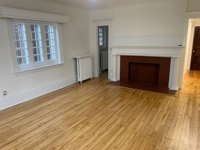 gtarealtyplus's tweet photo. Check out this home! This bright 1 Bedroom unit has generous rooms and lots of closet space! Reno's Kitchen with quartz counters, shaker cabinetry, gas stove and fridge. 1 PARKING SPACE INCLUDED. UTILITIES INCLUDED. Use of large, .. https://t.co/cHcuzr95Sl https://t.co/3J5D78dvF9