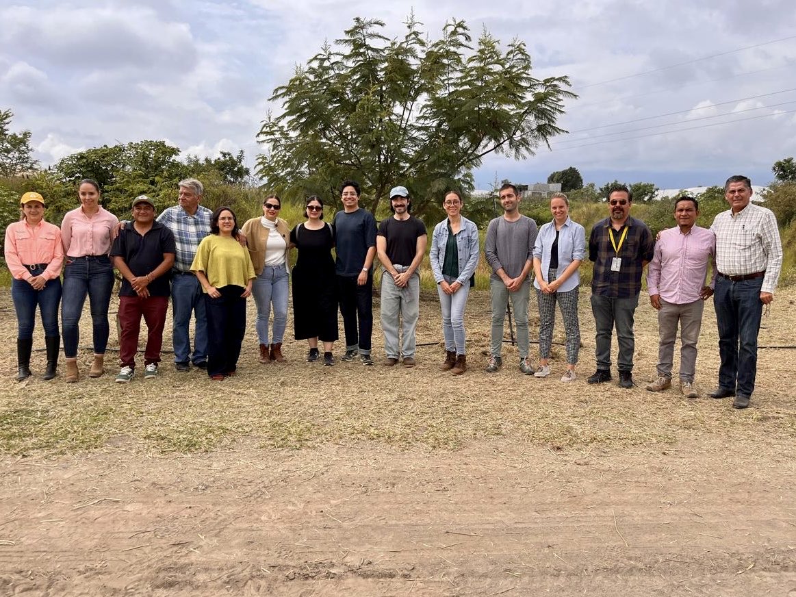 CDAAJalisco's tweet photo. #AgendaCAJ๐ง | El #CDAAJ participรณ en el Taller de Rehabilitaciรณn de la Cuenca de la Laguna de Zapotlรกn, con apoyo de la Embajada del Reino de los Paรญses Bajos ๐ฒ๐ฝ๐ค๐ณ๐ฑ.
Representados por nuestro Vicepresidente Gerardo Garcรญa Barragรกn y nuestro Director Carlos Luna. ๐ฑ https://t.co/uUo3HrVa9m
