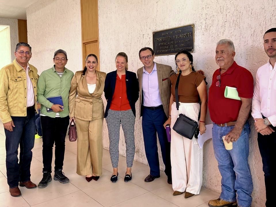 CDAAJalisco's tweet photo. #AgendaCAJ๐ง | El #CDAAJ participรณ en el Taller de Rehabilitaciรณn de la Cuenca de la Laguna de Zapotlรกn, con apoyo de la Embajada del Reino de los Paรญses Bajos ๐ฒ๐ฝ๐ค๐ณ๐ฑ.
Representados por nuestro Vicepresidente Gerardo Garcรญa Barragรกn y nuestro Director Carlos Luna. ๐ฑ https://t.co/uUo3HrVa9m