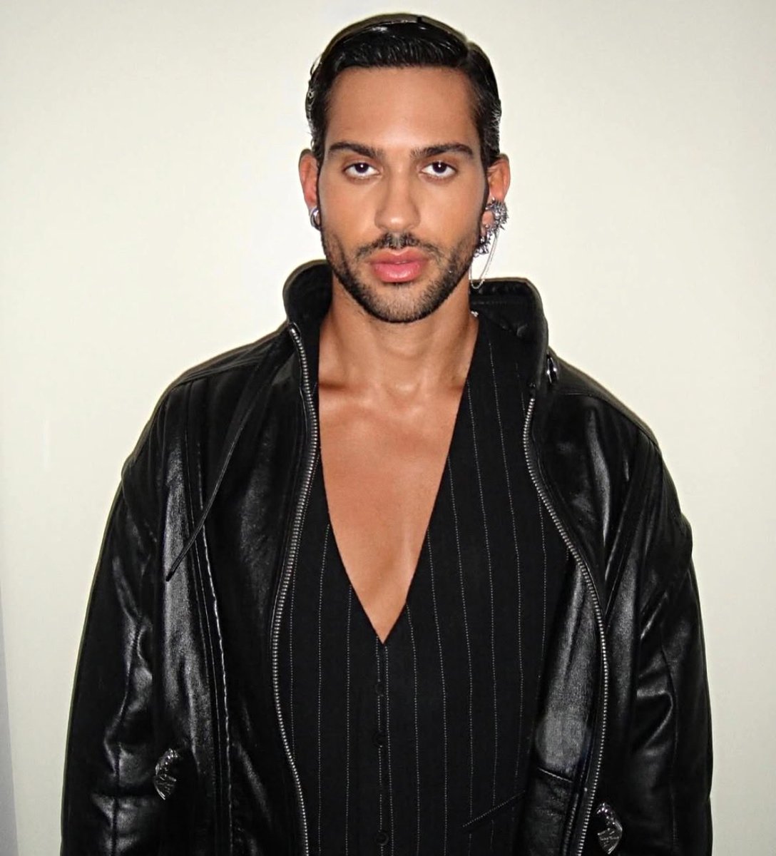 così bello che mi sono messa a piangere..
#mahmood #ParisFashionWeek #isabelmarant