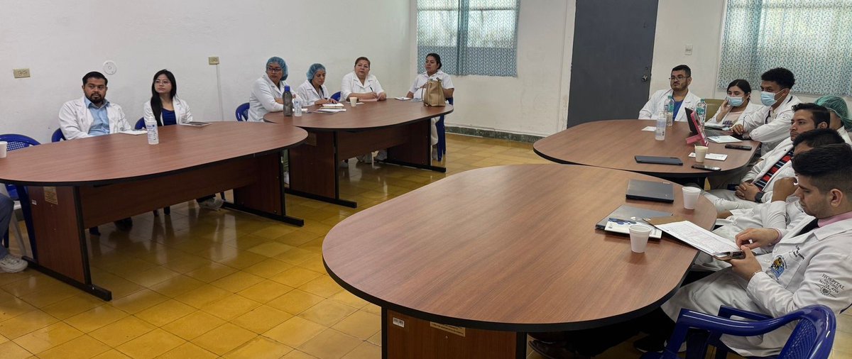 iaip_elsalvador's tweet image. El IAIP impartió una charla de introducción a la #LAIP a empleados del Hospital San Juan de Dios, Santa Ana, fortaleciendo sus conocimientos en transparencia y acceso a la información. Estas acciones coadyuvan a que los empleados conozcan y apliquen este derecho ciudadano.