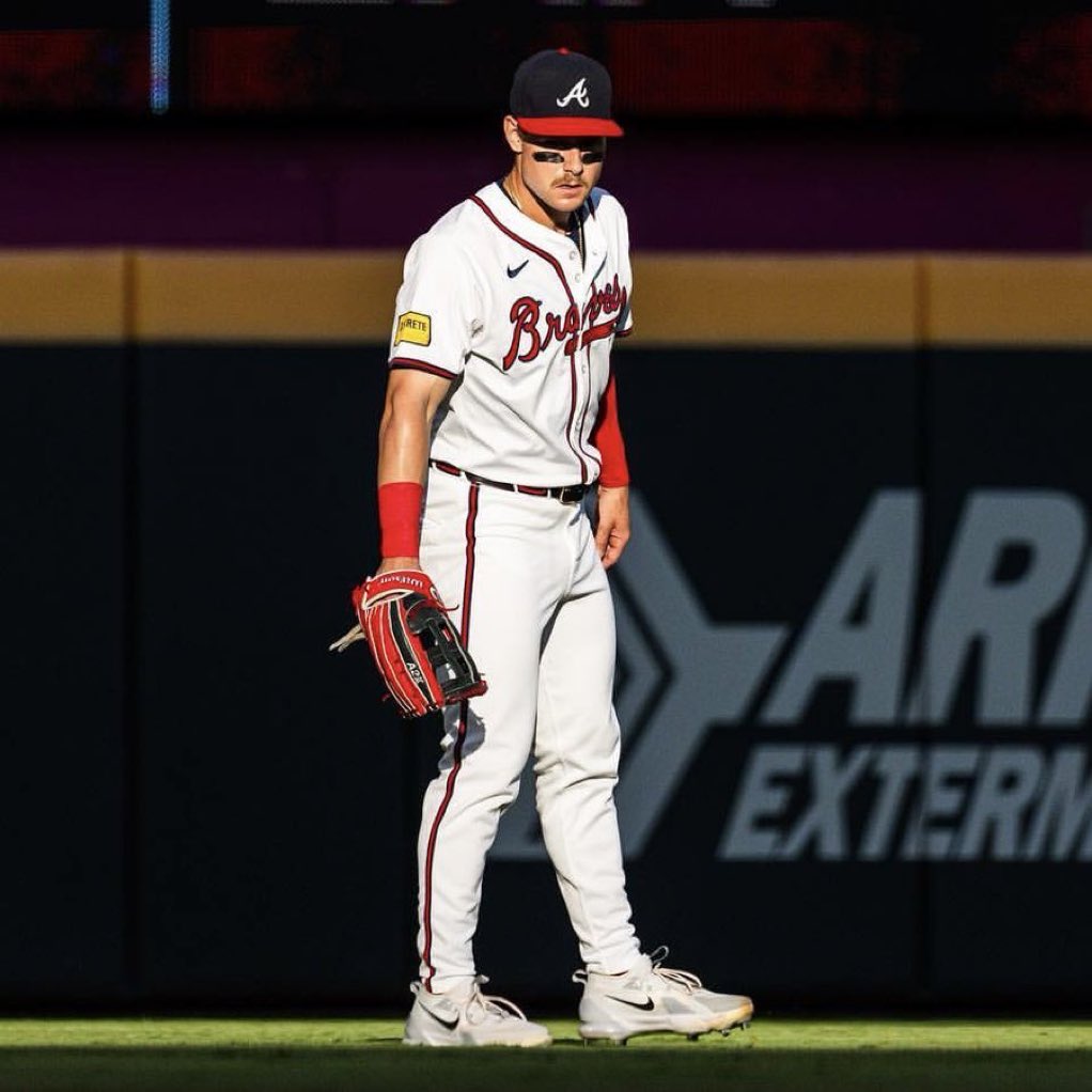 Leslie Mines tweet media