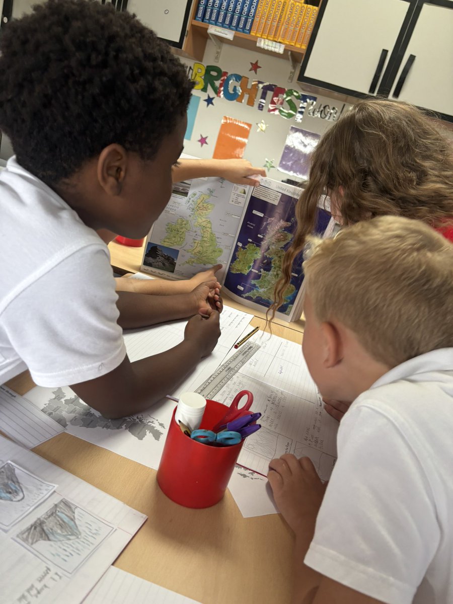 In #GCPGeography today we put our map skills to the test, locating the longest rivers in England and working out which regions they pass through! 🗺️ <a href="/PrimaryGreat/">Great Coates Primary</a>