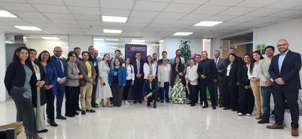 👨‍🏫 Nuestro decano <a href="/jpherrerasaav/">Juan Pablo Herrera S</a>, participó como panelista en el encuentro de <a href="/AFADECO1/">AFADECO</a>, conversando sobre los retos y oportunidades que enfrenta el país en la enseñanza de la economía. 🌍📚