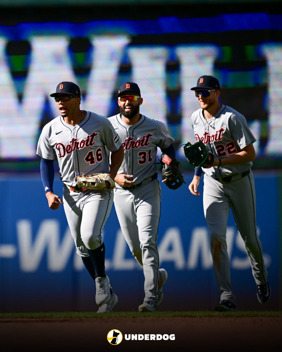 UnderdogMLB's tweet image. Tigers 6, Guardians 3

Tigers vs. Mariners in the ALDS