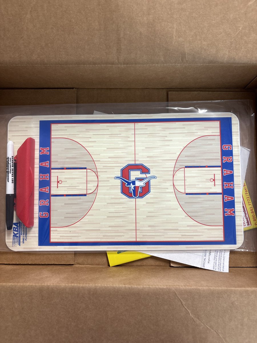 QFossett44's tweet image. New board is in🤘🏻🏀 Thanks @KBA_Coach it looks great! 

#A3 
#ToughandTogether