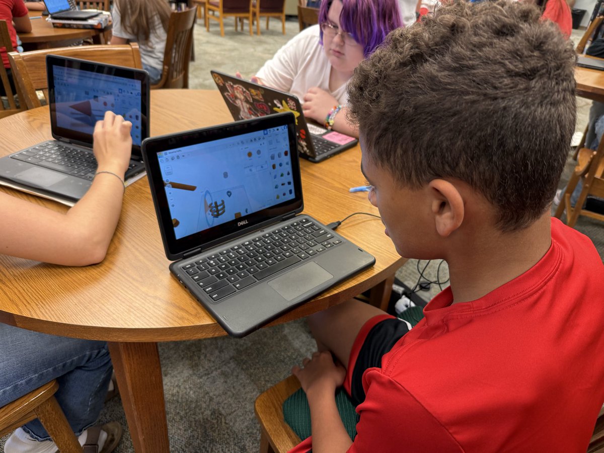 MrKline_EdTech's tweet image. Eighth grade Scientists in Mr. Howe’s Science class took to @tinkercad to design classroom utensils and molecules for their classroom. They will be voting on the best designs and 3D print them over the next couple days. 🧑‍🔬 @twinlakesschool 🔴⚪️
