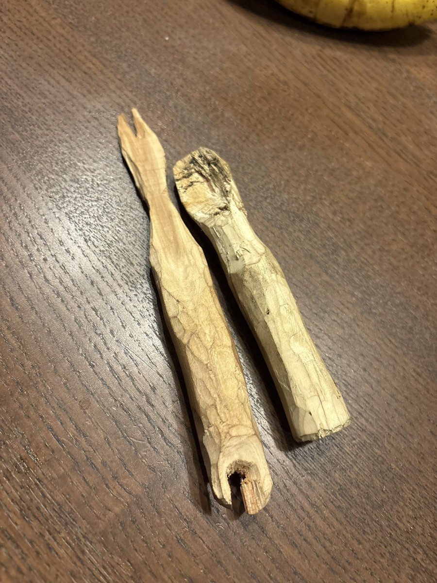 Bo_EedMan's tweet photo. Made a cutlery set while camping recently. Taking orders for 2 pronged forks rn https://t.co/wIqZylrEnb