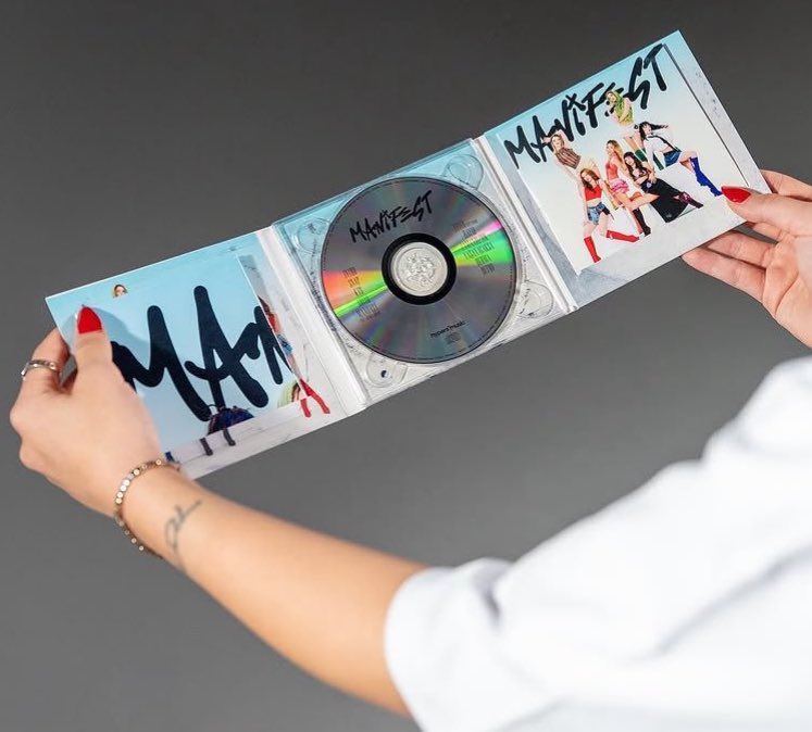 herkese selam, manifestore açılışı şerefine🥳 <a href="/SamPatizleri/">Sam Patizleri 🐾✨ | #rüya 🧚</a> ile birlikte toplam 4 kişiye manifestival albümü hediye ediyoruz.

yapmanız gerekenler:
• maniFam city üyesi olmak
• postu beğenmek
• manifest - rüya şarkısını youtube’da streamlerken, şarkıyı beğen yorum yap ve