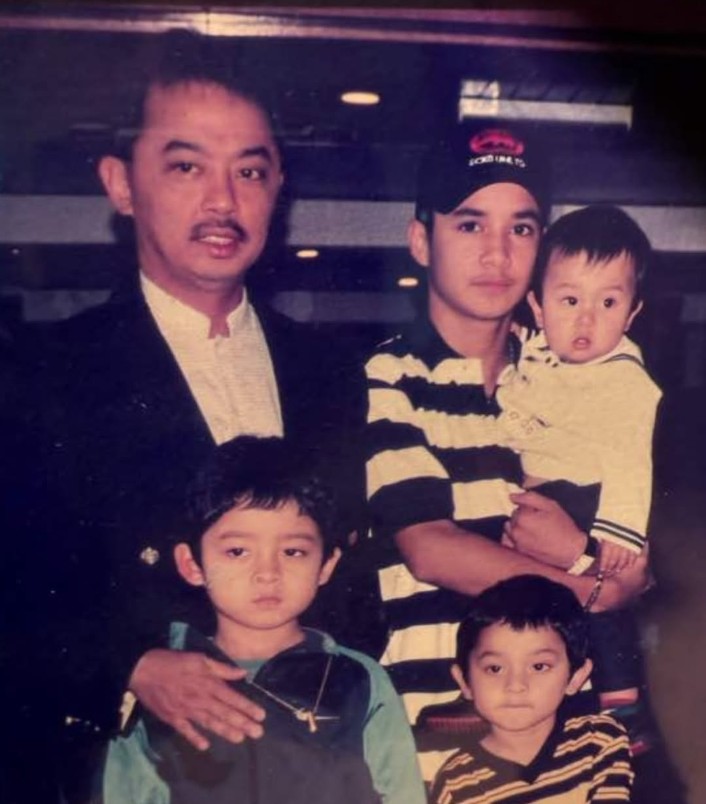 Tengku Hassanal Fans tweet media