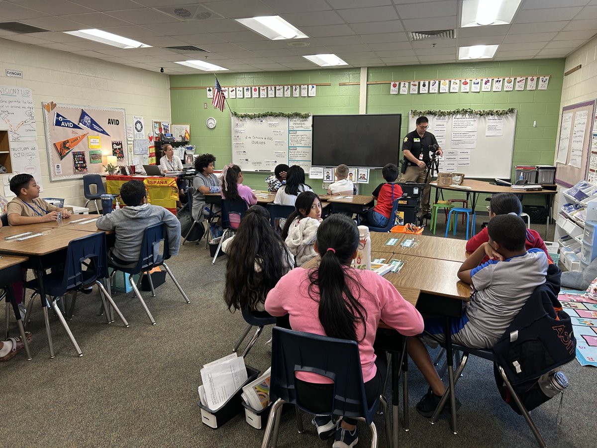 Polo Road Elementary (@pre_explorers) on Twitter photo 🎩 Hats off to our amazing Career Development Facilitator, Ms. Huntley, for planning and executing a phenomenal Career Day! 📷📷 <a href="/KimberlyHuntley/">Kimberly Huntley</a> <a href="/RichlandTwo/">Richland School District Two</a> 🎩 Hats off to our amazing Career Development Facilitator, Ms. Huntley, for planning and executing a phenomenal Career Day! 📷📷 <a href="/KimberlyHuntley/">Kimberly Huntley</a> <a href="/RichlandTwo/">Richland School District Two</a>