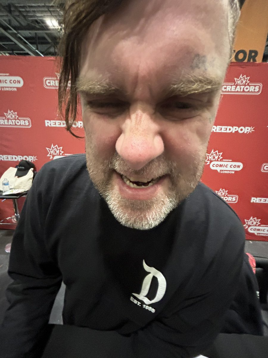saydayzago's tweet photo. #intro .ᐟ
 ✮ THE girlbert + dilfbert truther ever
 ✮ nineteen , mlm , ger/eng , ☭ 161
 ✮ basic dni + i block freely 
 ✮ strawpage / exp bio byf !!
 ✮ #1 robbietheused listener :3

❤︎  /  ↻ to be moots ^^

#emotwt #usedtwt #etftwt + more https://t.co/iKCGhOuDwq