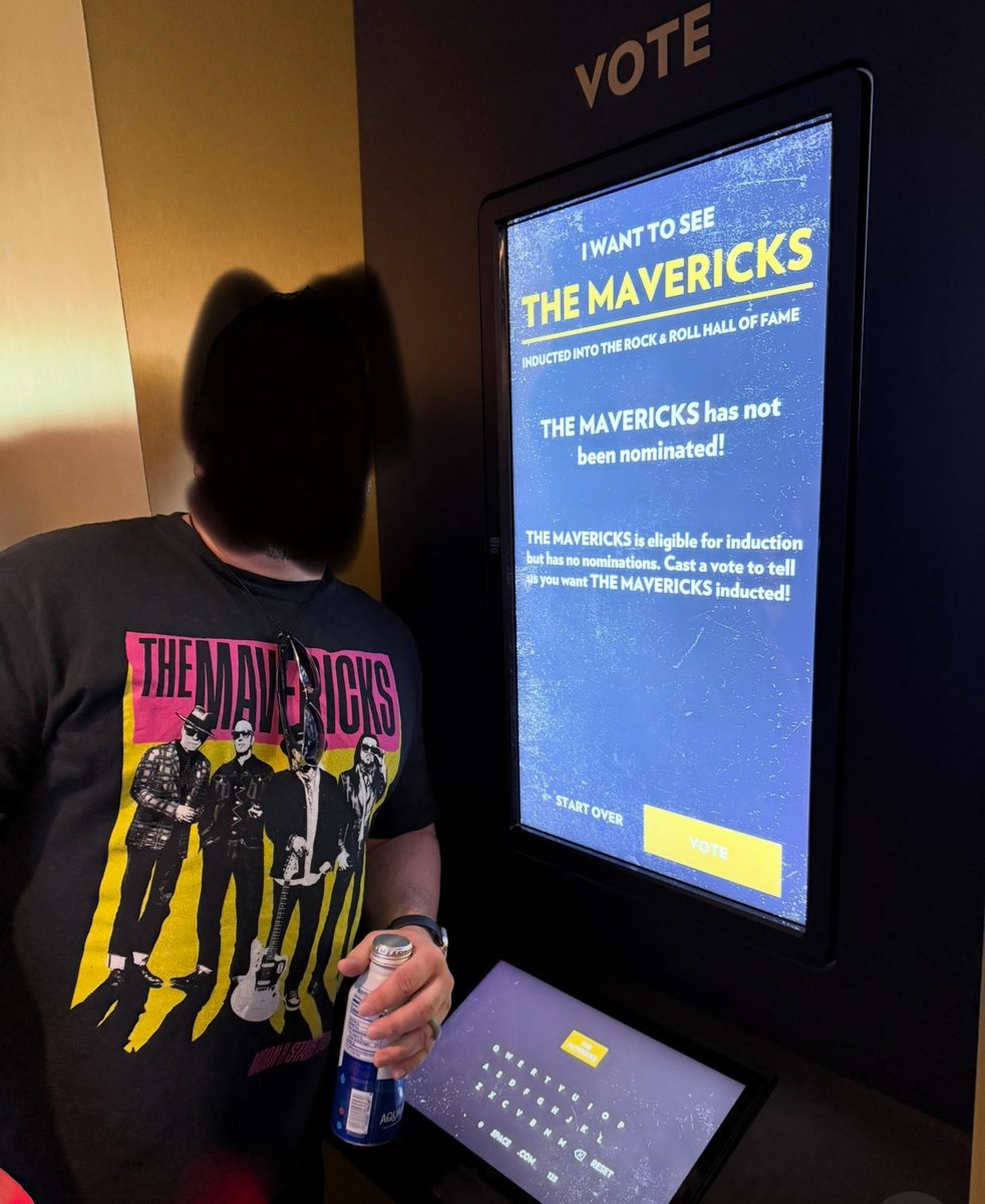CIke621's tweet photo. I think @raulmalo01 and @MavericksMusic deserve this. Go to the @rockhall and vote for them! https://t.co/DWytUFo4zt