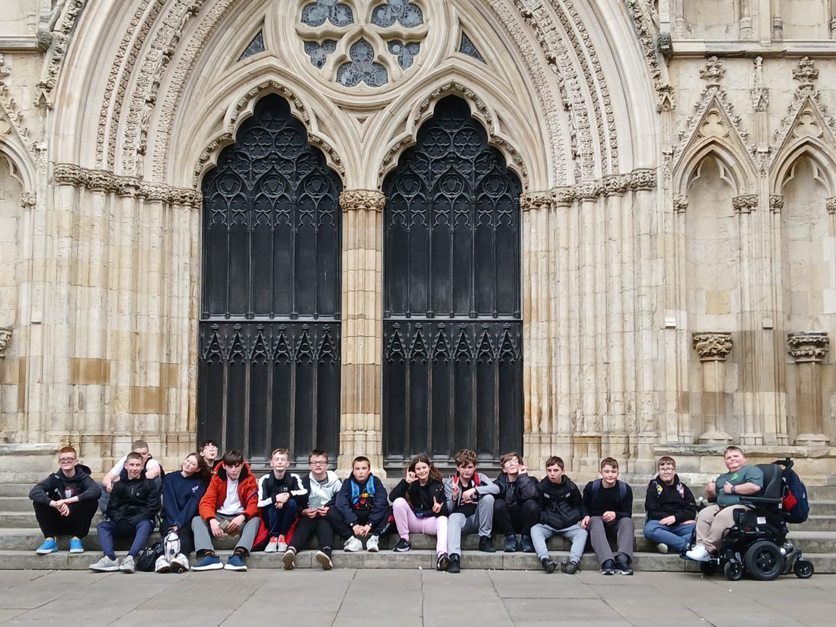 PCAsecondary's tweet photo. A quick stop outside York Minster, seeing more of the beautiful sights in between visits! https://t.co/FDo8ahBG6g