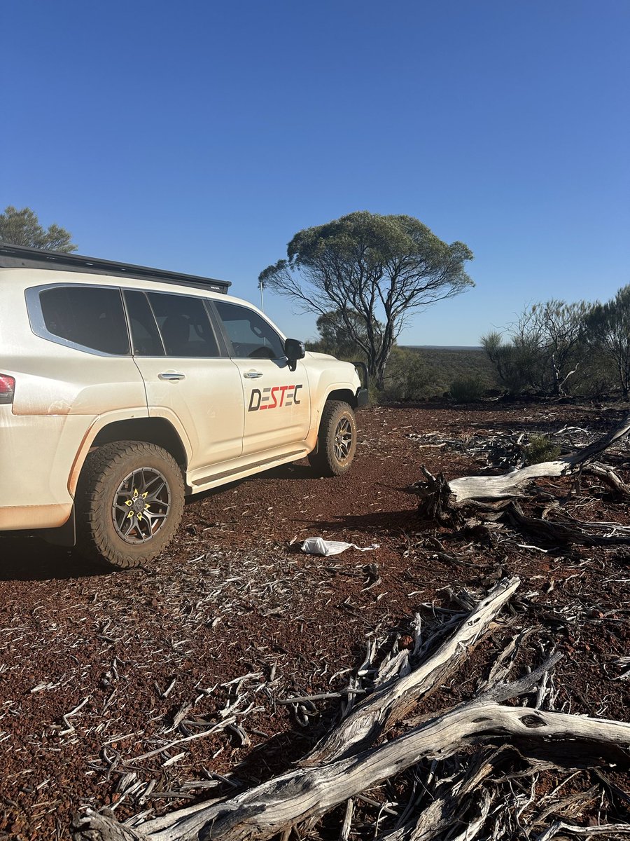 CamMcCall's tweet photo. Mining and crushing experts working on start location https://t.co/sNqQXTU9jG