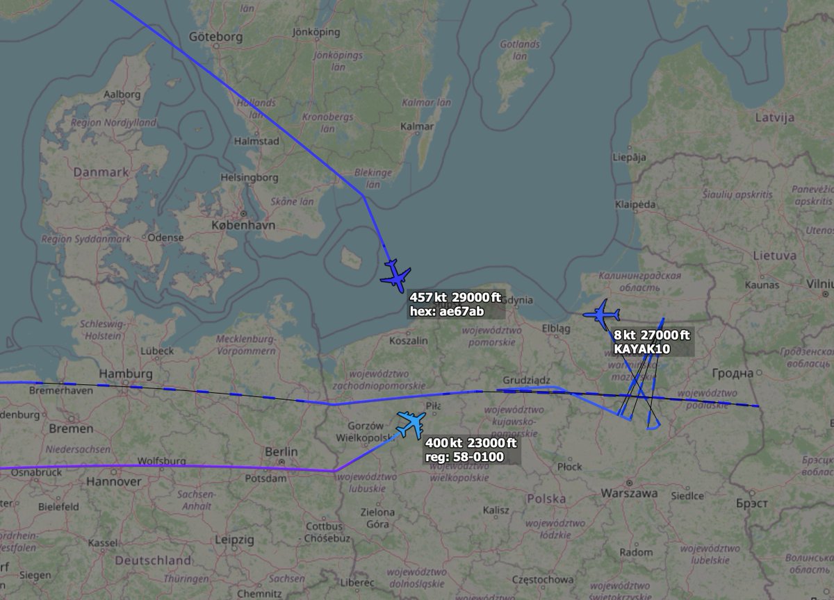 ArmchairAdml's tweet photo. #USAF United States Air Force / US Navy
Boeing P-8A Poseidon 1x
#AE67AB N/A - PAPA KILO 029
Boeing KC-135 Stratotanker 1x
#AE04FE 58-0100 - HOBO10
Earlier this evening a USAF KC-135 Stratotanker, flying as HOBO10, departed RAF Mildenhall for Poland. It appears to be meeting with a US Navy Poseidon, flying with a tactical hex code #AE67AB.
This resembles previous flights in the area. The Poseidon has flown from Iceland, refuels with a tanker out of Mildenhall and continues with it's mission.
Also in the area is an RAF Voyager, flying now as KAYAK10, and two Typhoon FGR.4's.
NATO combat patrols and ISR activity over Poland and around Kaliningrad has been heavier recently. Yesterday, 1 October, a USAF RC-135 Combat Sent flew an early morning mission around Kaliningrad.
NOTE: KAYAK10 is NOT flying into Russian airspace here, this is due to there not being enough receivers in the area to get an accurate position.
H/t: @Andyyyyrrrr (for P8 C/S)