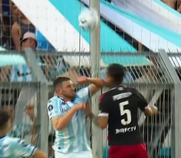 AlmaRojaCAI's tweet photo. Estos tipos lloran!!!

Segunda roja clara consecutiva que no le sacan a un jugador de Racing https://t.co/rx8Svk0MFv