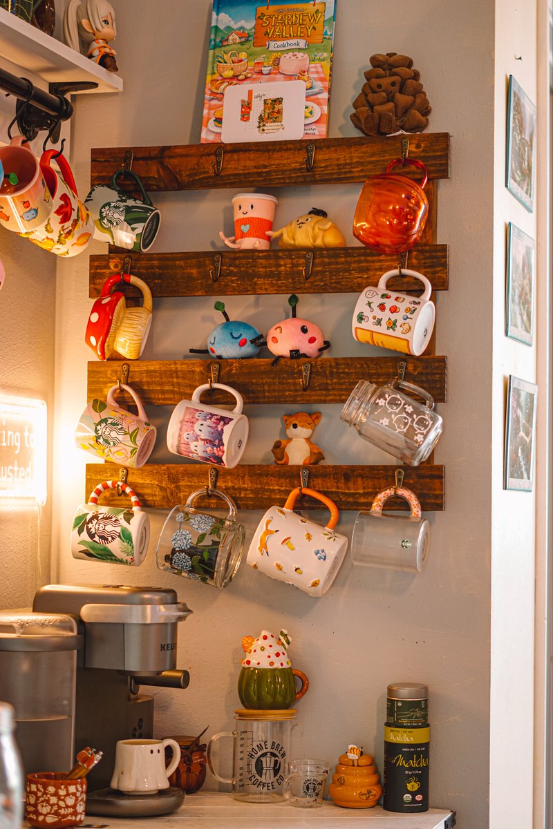 Simplehylian's tweet image. Forever obsessed with my little stardew coffee bar ๐ค