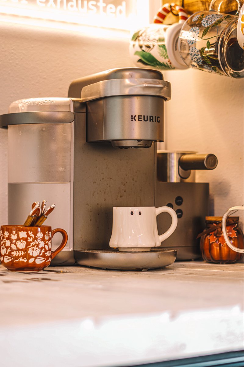 Simplehylian's tweet image. Forever obsessed with my little stardew coffee bar ๐ค