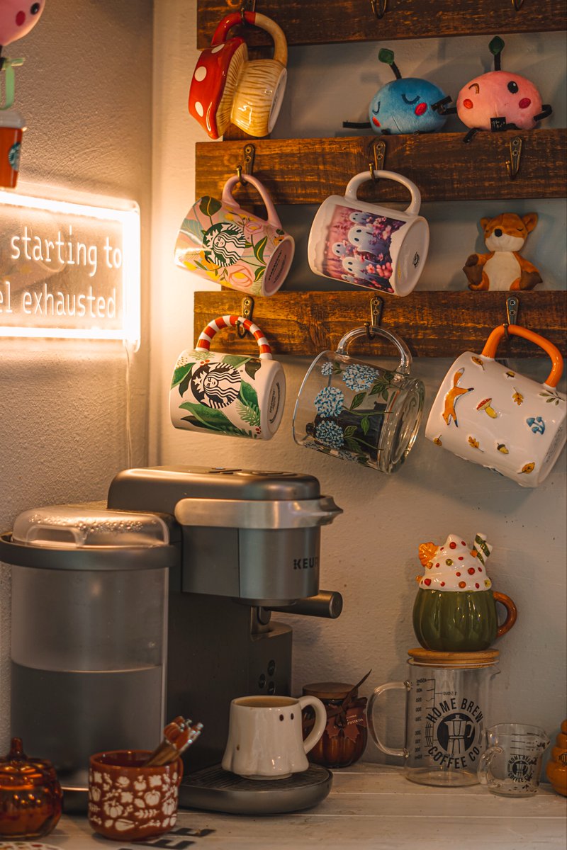 Simplehylian's tweet image. Forever obsessed with my little stardew coffee bar ๐ค