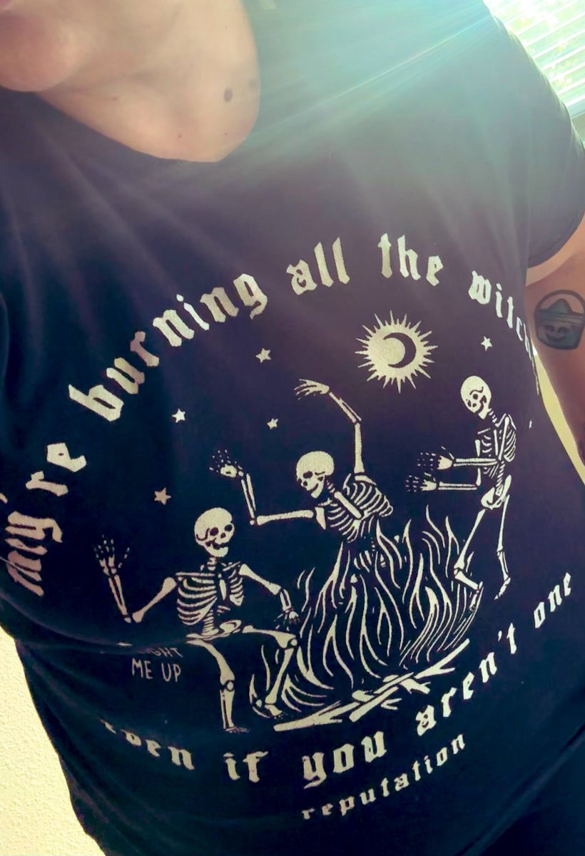 Jodicab22's tweet image. Tonight’s #HHN shirt seemed fitting! #TLOAS #Swift