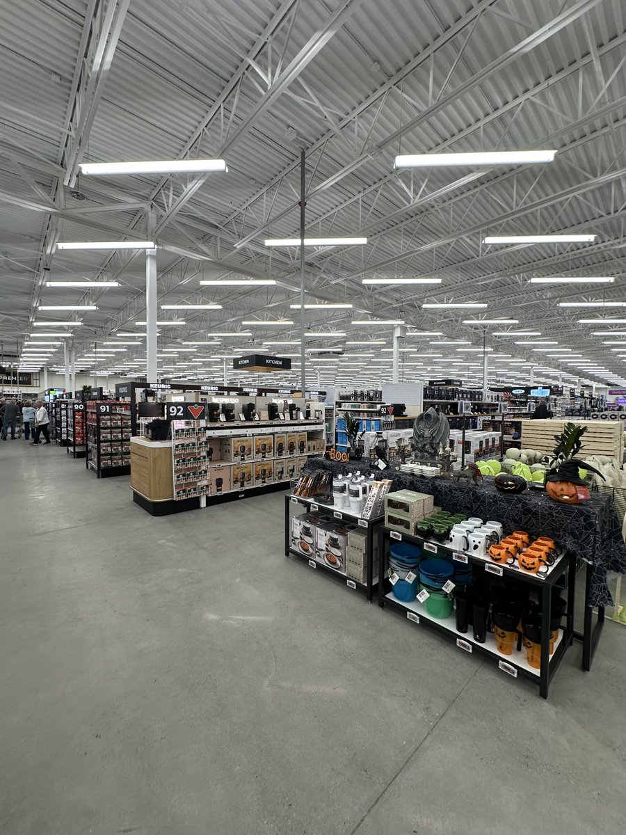 ALinkeRealty's tweet photo. The new #CanadianTire is open in #Kelowna.

*Spoiler*: it’s as awesome as it is huge👌 https://t.co/Oa5hcz6BQn