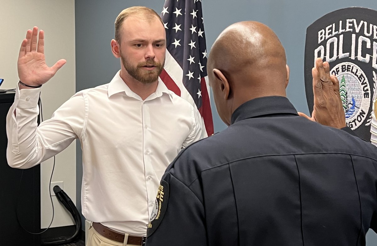BvuePD's tweet image. This week, Bellevue Police was privileged to welcome Officer Brouillette to the department.
Brouillette lateraled to Bellevue from Louisiana. We have no doubt he'll be a phenomenal addition to the agency.
Welcome aboard, Officer!