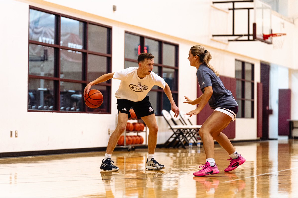 MoStateWBB's tweet image. On that grind 💪

#LadyBears | #WeAreMoState