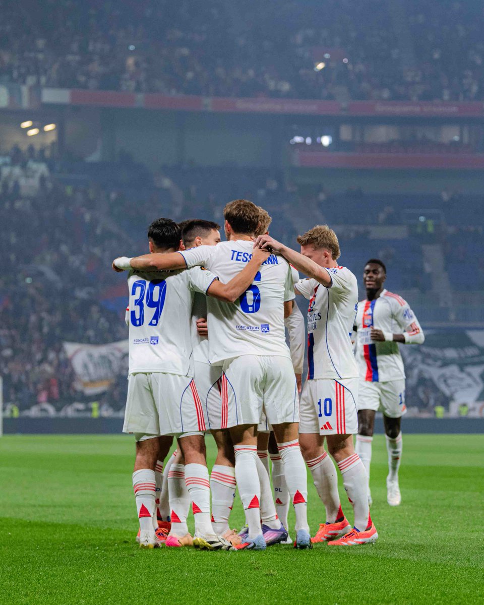 OL's tweet photo. La force collective 🫂

7e clean-sheet en 8 matchs toutes compétitions confondues ⛔💥

#OLFCS https://t.co/NIdM0mWLEW