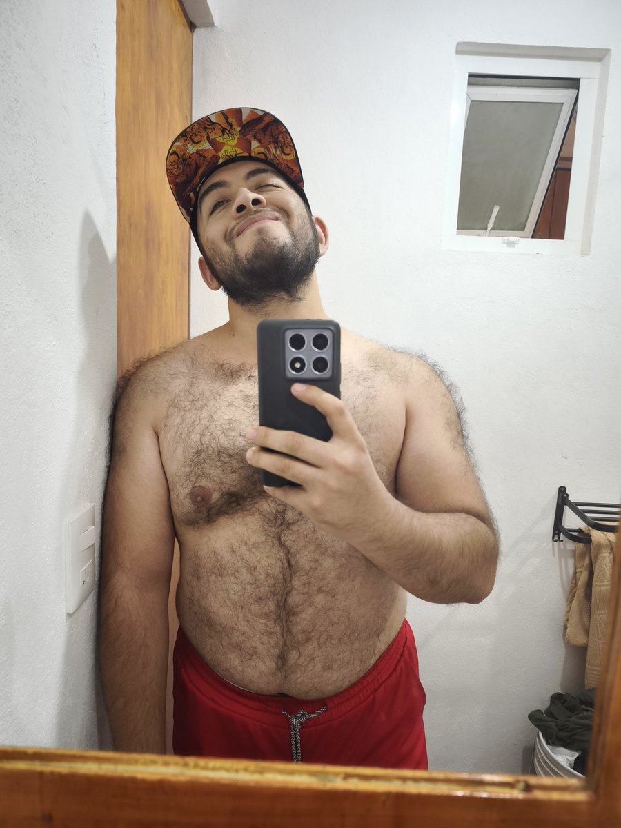 Rubyk_Marc's tweet image. Aquí una foto antes de la rasurada :v esa pancita ni baja por no hacer dieta :&apos;v