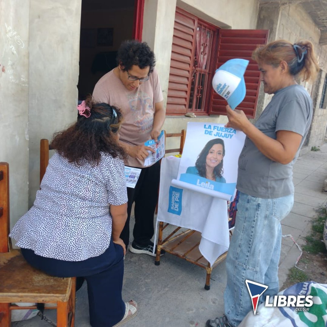 LibresDelSurJuy's tweet photo. Actividad en el Merendero Pequeño Gigante ☕️

Después de disfrutar un rico mate cocido con tortilla con los vecinos, nos reunimos para hablar sobre la importancia de la participación ciudadana.
#LibresDelSurJujuy #FuerzaPatriaJujuy #Merendero https://t.co/L3jCTDjP0y