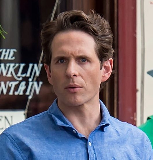 gfhowerton's tweet photo. these are my fave pics of all time i can’t believe this is just what he looks like completely candid https://t.co/mw5DUmN1nN