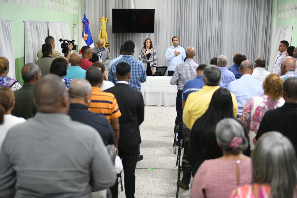 <a href="/maria_edeleon/">Maria Estela de León🇩🇴🇩🇴</a> <a href="/DiarioLibre/">Diario Libre</a> <a href="/elnuevodiariord/">El Nuevo Diario</a> <a href="/PeriodicoHoy/">Periódico Hoy</a> <a href="/RomnJquez/">Román Andrés Jáquez Liranzo</a> <a href="/samirchamiisa/">Samir Chami Isa</a> <a href="/Suedileon/">Suedi León Jiménez</a> <a href="/hiraydamarcelle/">Hirayda Fernández Guzmán</a> De manera simultánea, se desarrollaron encuentros en Pimentel, Quisqueya y Bohechío, encabezados por el miembro suplente del #PlenoJCE, Tony Tejada; el director de Coordinación de Juntas Electorales, Ramón Urbáez; y el director de Elecciones, Mario Núñez y la directora Partidos