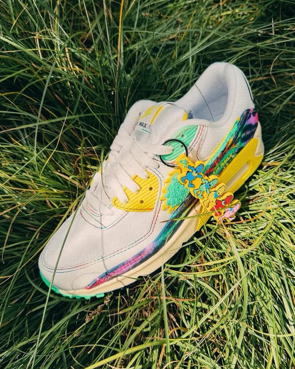 ModernNotoriety's tweet photo. FIRST LOOK: Grateful Dead x University of Oregon x Nike Air Max 90 "Grateful Ducks" 🦆

🗓️ October 2025
🏷️ $140 https://t.co/9LyYhDOwQs