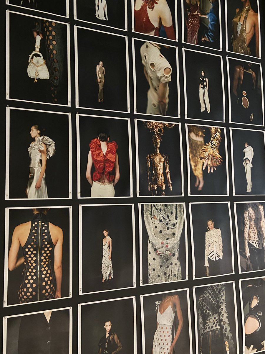 ryu_ize's tweet photo. Schiaparelli SS26 RTW https://t.co/xXaBqaEQjv