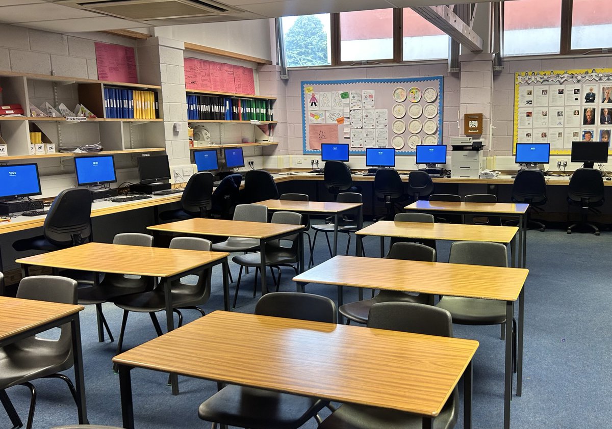 Miss Collins tweet media