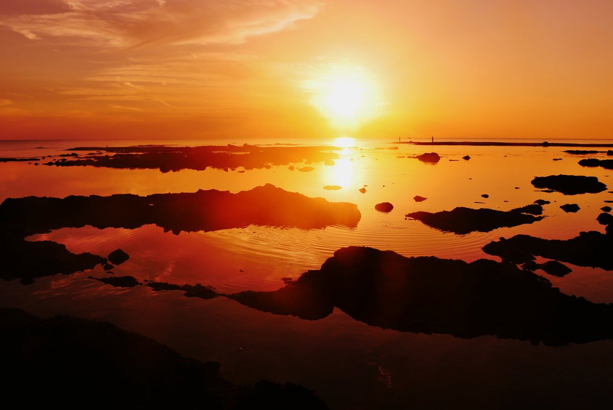おはようございます😃

素敵な１日をお過ごし下さい(⁠｡⁠♡⁠‿⁠♡⁠｡⁠)

#日本海は能登の夕景🌄