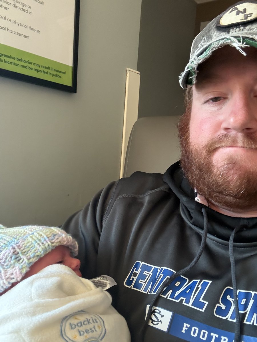 Congratulations to Coach Arians and his wife MK on their 1st child today! Maybe, we'll see you at the game tomorrow!? 🎉👏💕