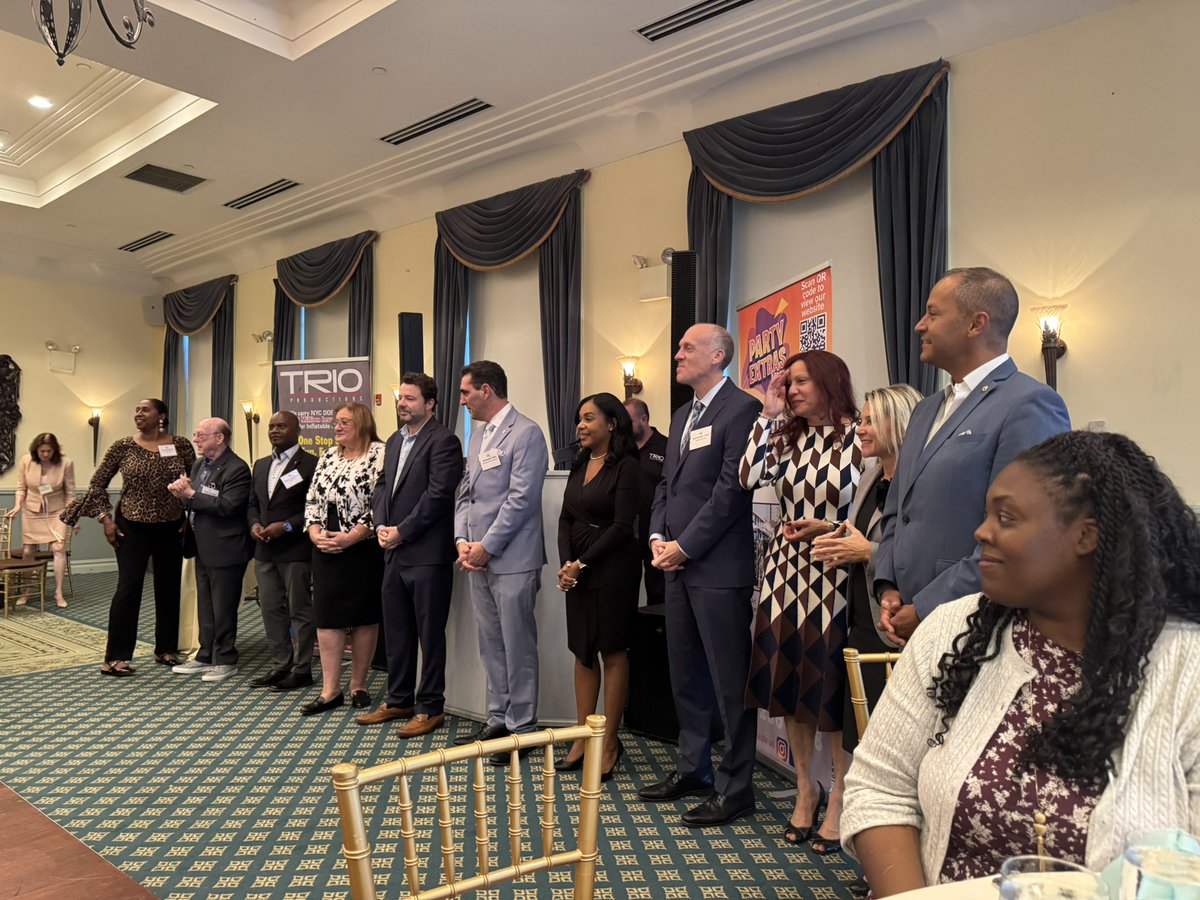 Stabone2's tweet image. Two nights ago, I had the pleasure of joining the Brooklyn New Member Reception.  What a fantastic evening!  Met so many inspiring new @FollowCSA members…..your energy, passion, and purpose are exactly what our schools need.  Welcome to the CSA family! @hrubio @owe_csa…
