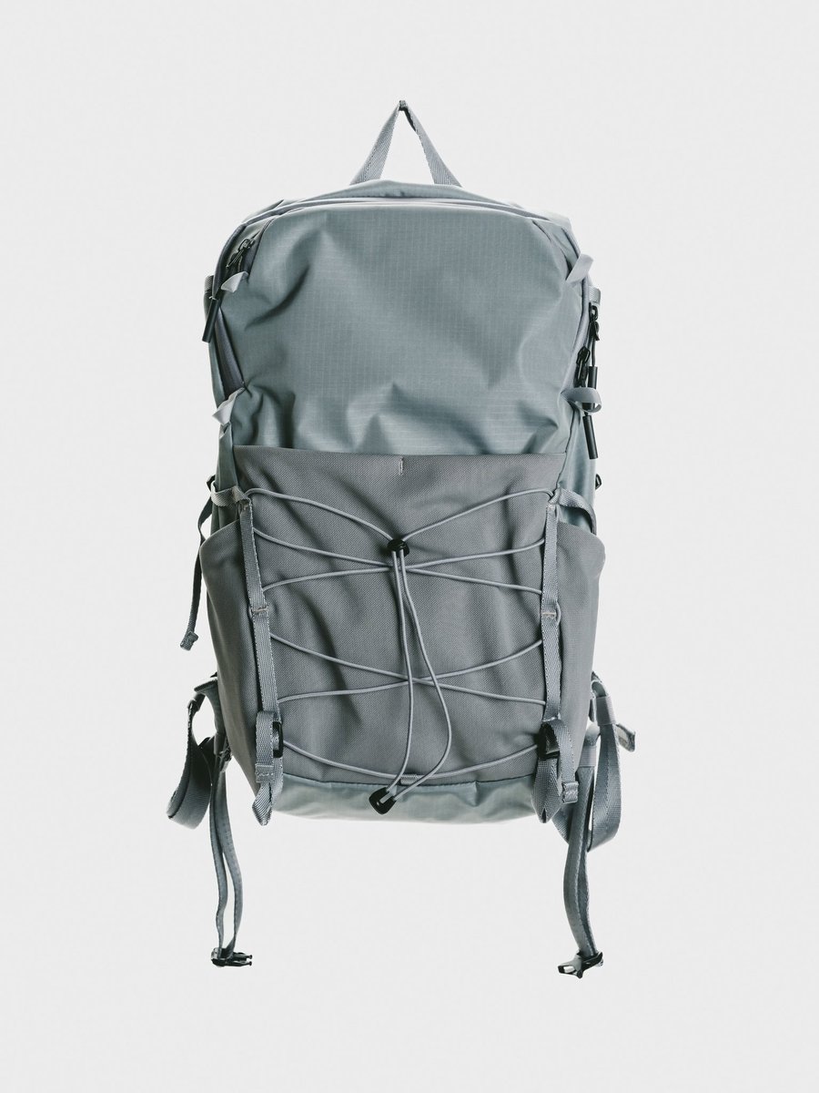 _______THESUN's tweet photo. 【ROOTS BR 15 "Mini Rucksack"】

多数ご要望をいただいており、この度予約販売の受付が決定いたしました🎊

予約開始：11月4日（火）AM10時
再販予定日：11月21日（金）

自画自賛してしまっているこのアイテム。是非、このタイミングでご検討宜しくお願いいたします🙏🥺

カクサンお願いします🤲 https://t.co/UkzCd8beFo