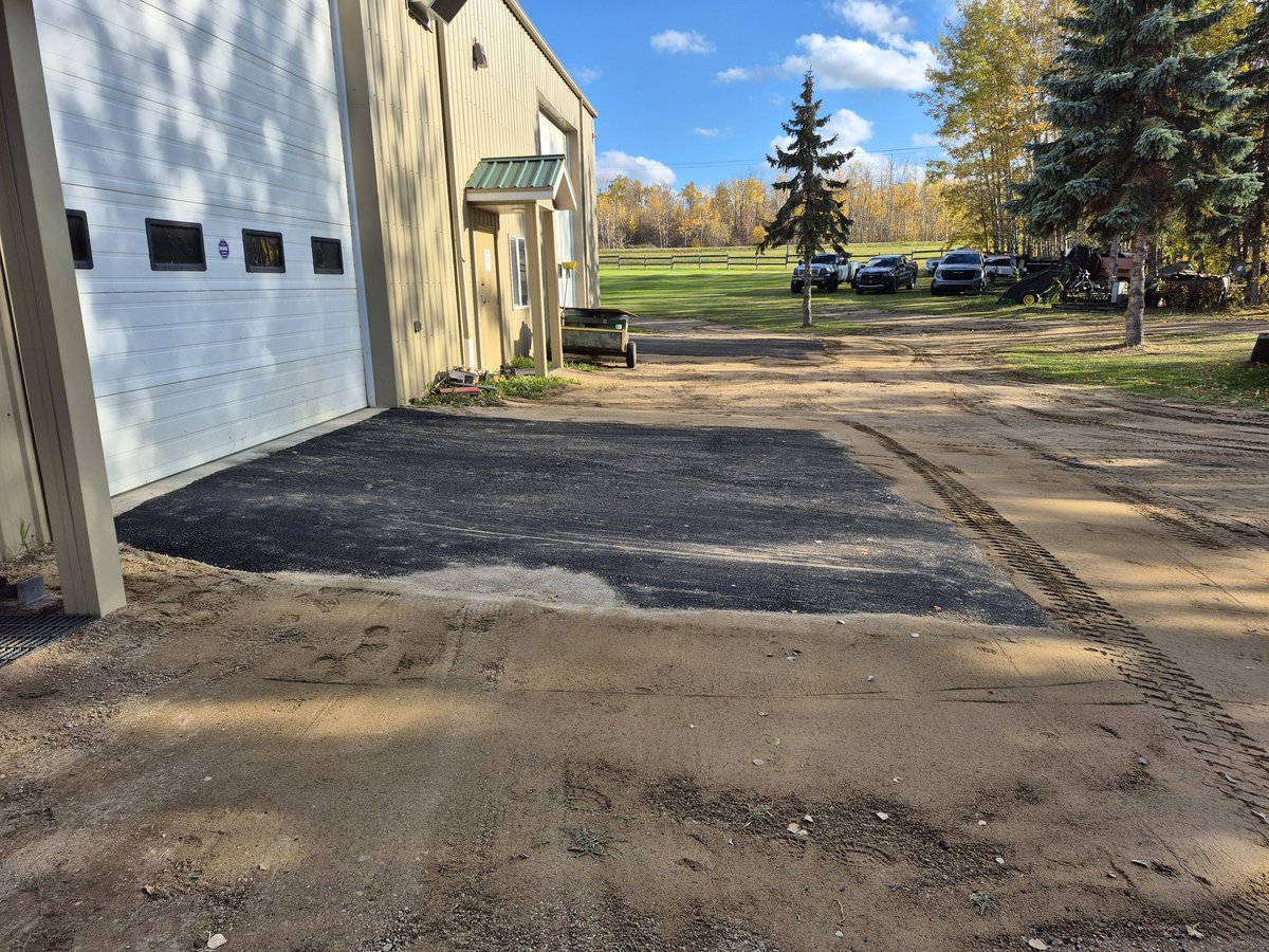 Half a load of asphalt left over after paving the access road across 4 frwy. I have the perfect spot CTC. Many thanks #LLBGC