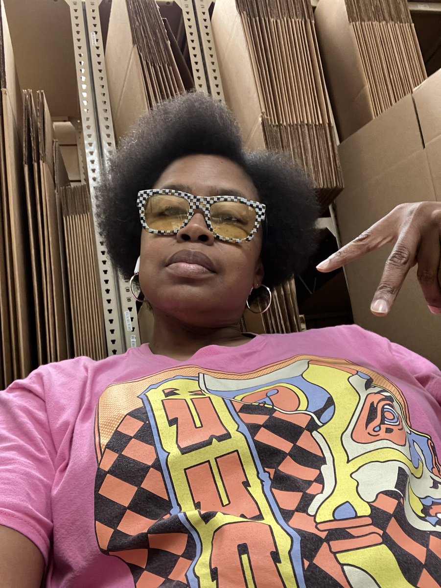 kimtv's tweet photo. Don’t worry about my color story 😂 Packing it up and heading out to see NxWorries tonight 🔊 #kotd #sneakers #WhyLawd https://t.co/m1w48fkzdP