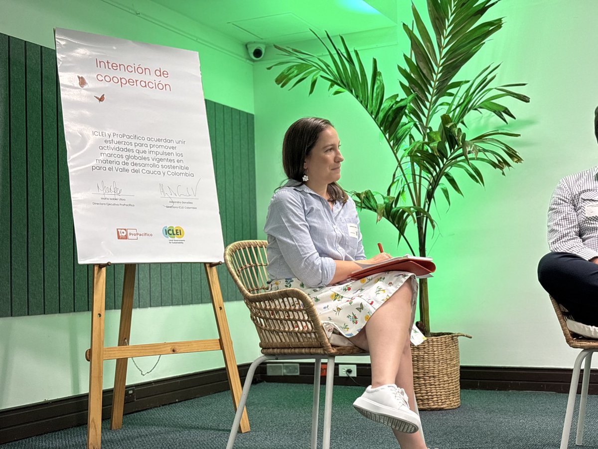 ProPacificoOrg's tweet photo. El panel contó con la participación de @marianacai, subdirectora de ProPacífico; Angélica Mayolo, coordinadora técnica de la Semana de la Biodiversidad; Adriana Ramírez, directora de Gestión Ambiental de la @CvcAmbiental; Alejandro González, director de @iclei_colombia; Francia Elena Obando, secretaria de Ambiente de @GobValle; y Lina Botía, directora de Ecosistemas y UMATA del @DagmaOficial.