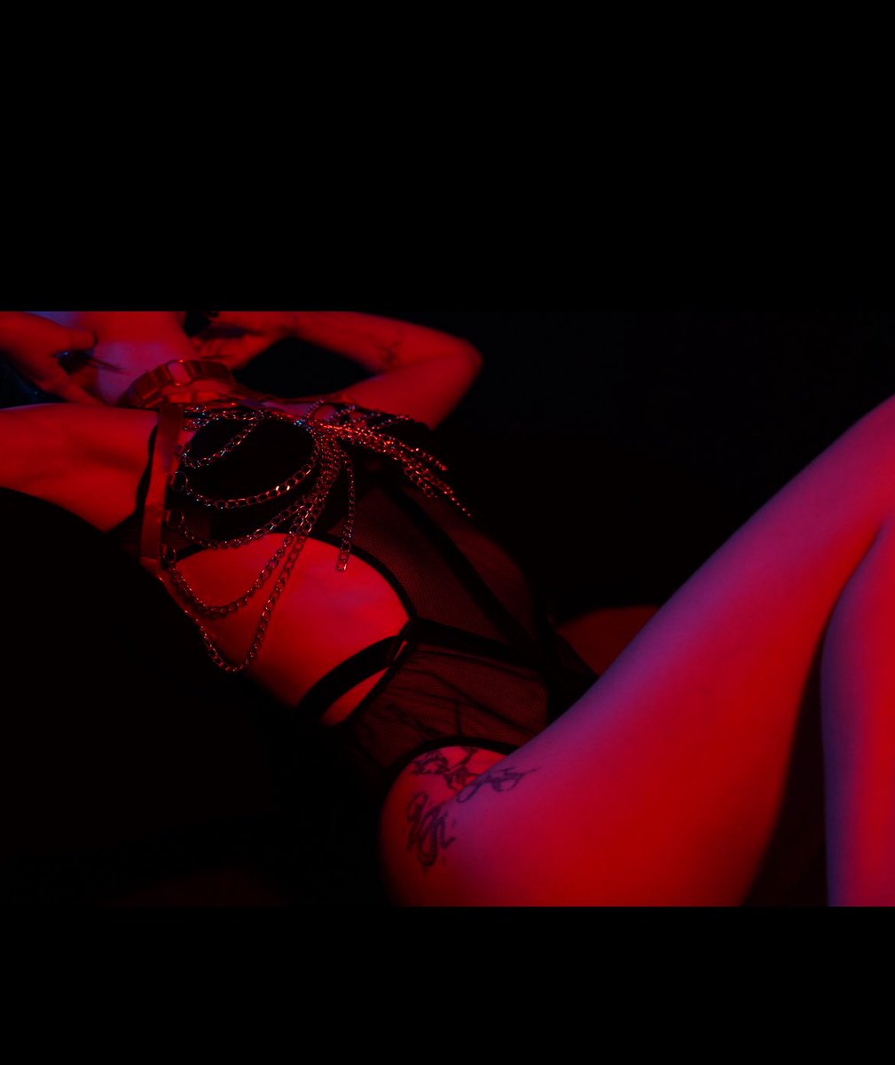 __Jess1ka__'s tweet photo. Remplissez mon compte bande ptite chienne #moneyslave #findom #fetish #cashslave #domina https://t.co/kflOx3jtKt