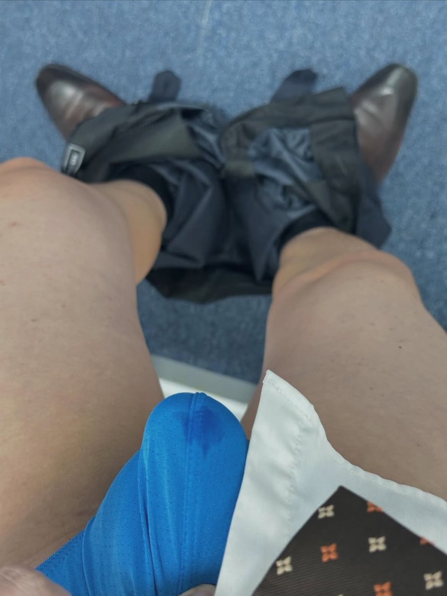 satosan2012's tweet photo. 私のペニスから液が漏れています。どうすればいいですか？誰か助けてくれませんか？
👔 https://t.co/cUVgKbfRBe