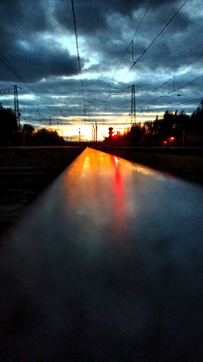 DmSol87's tweet photo. "Railroad"

#photoart #sunset
#Railway #Railroad https://t.co/2W0FZlSnNn