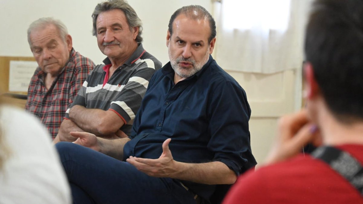 Nos reunimos con vecinos y vecinas del barrio Villa Soldati para escuchar, compartir lo que venimos haciendo y planificar juntos lo que todavía nos falta.