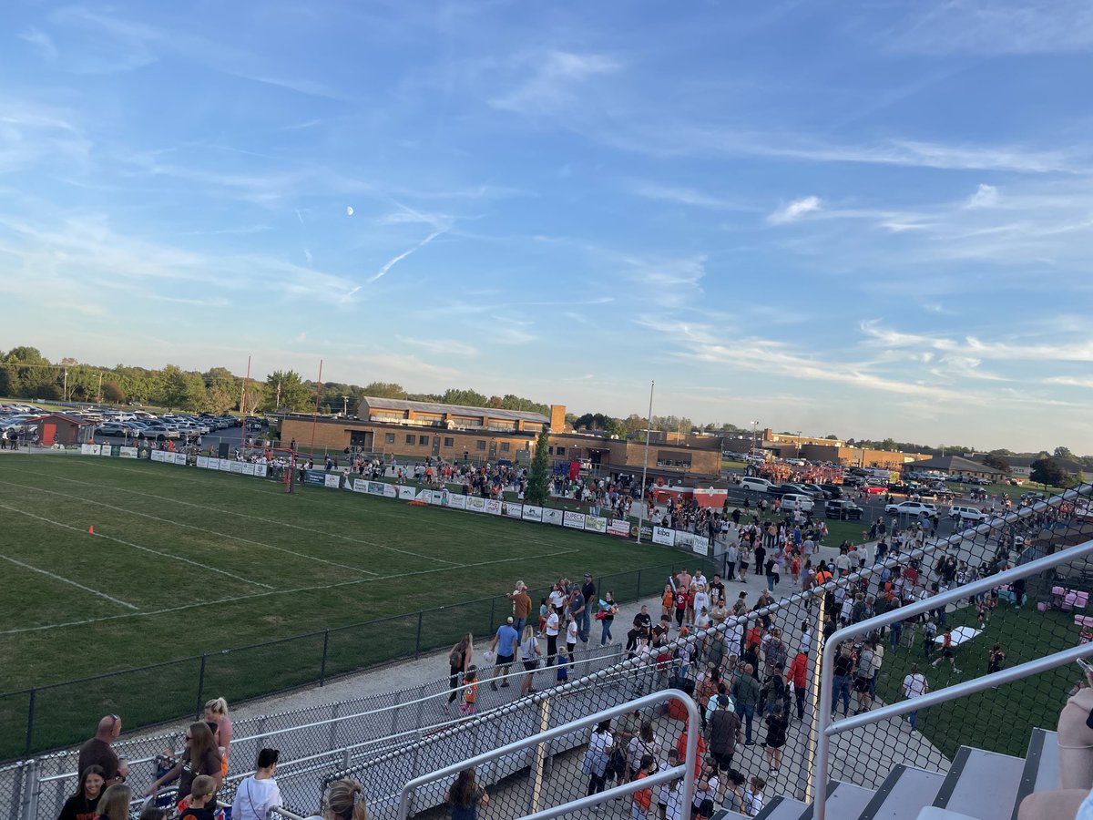 GoBucksSuper's tweet photo. Great night for a Homecoming Parade and powderpuff game. Congratulations HC court. Thanks to the local safety forces and everyone in the community for coming out. Go Bucks! https://t.co/rp4nX2UENZ