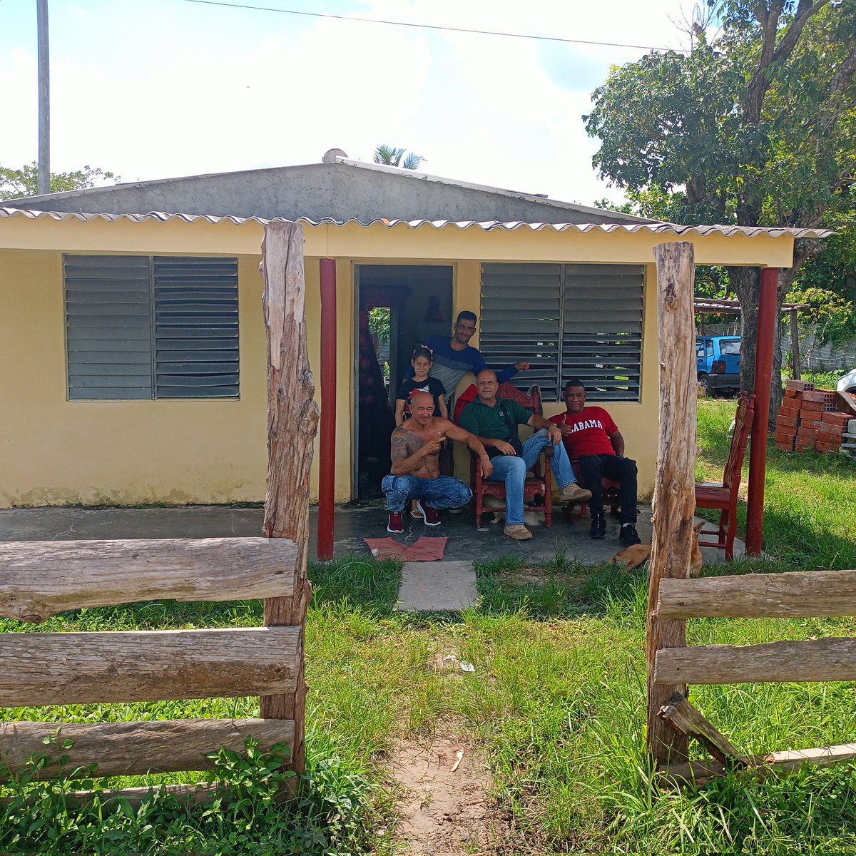 Estamos en La Lechuza, camino a los pozos, en la carretera de Alonso Rojas, Consolación del Sur, Pinar del Río. #Cuba #CDRCuba #65AñosCDR #SomosDelBarrio